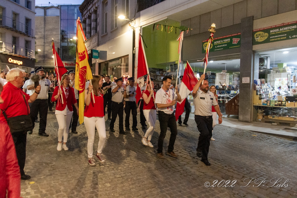groupe de tête du cortege de la retraite aux flambeaux