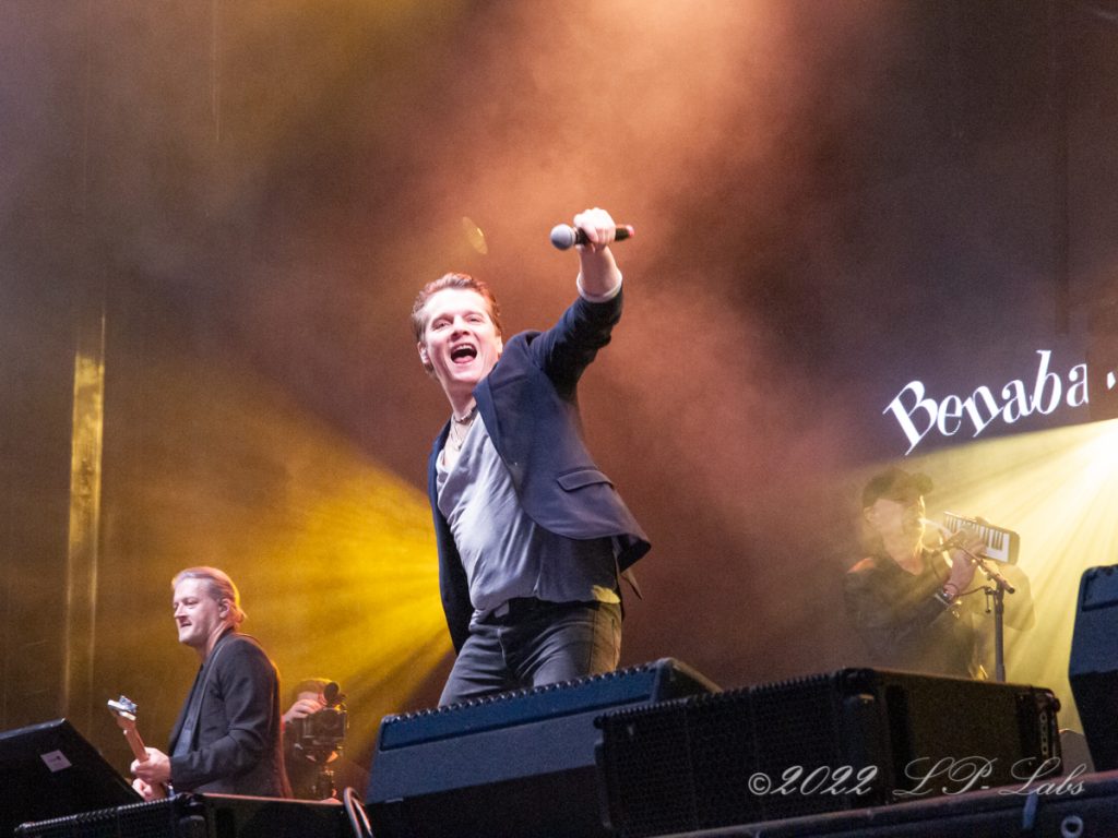 Chanteur sur scène